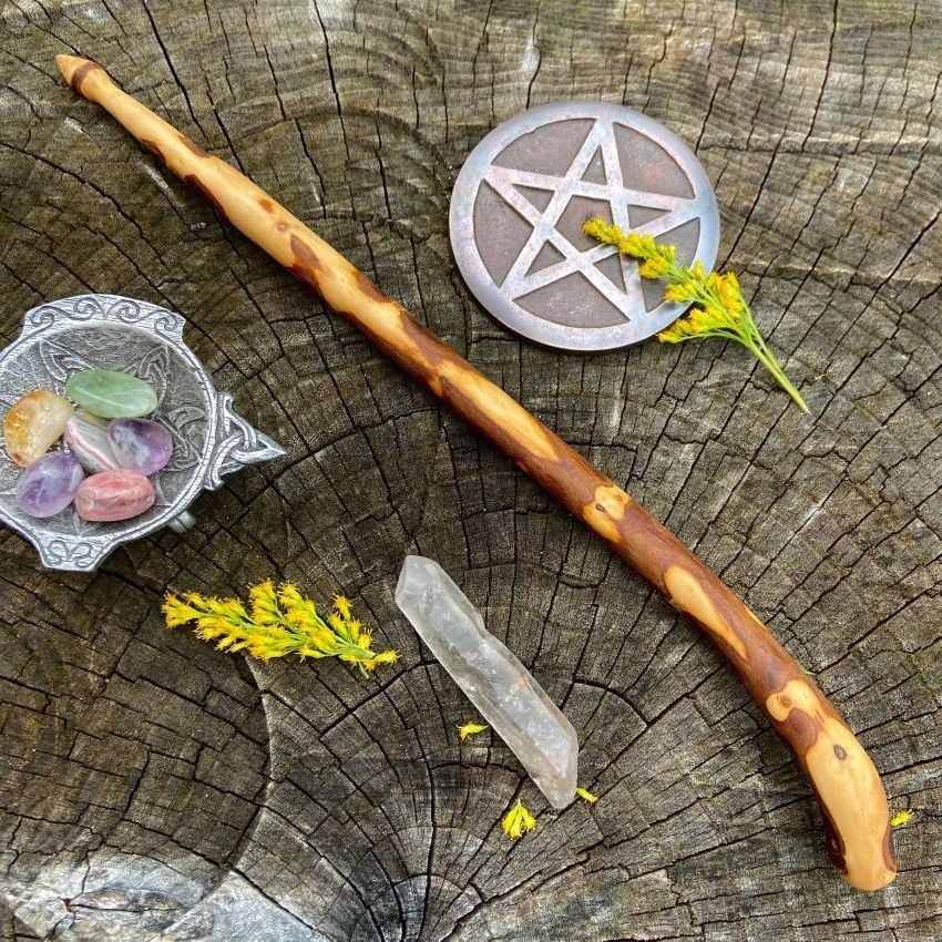 Luna Ignis English Blackthorn wand Titania