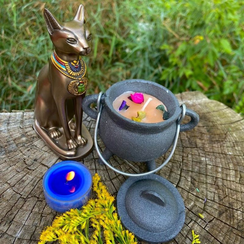 Cast Iron Cauldron 4inch with Smudge Candle Palo Santo