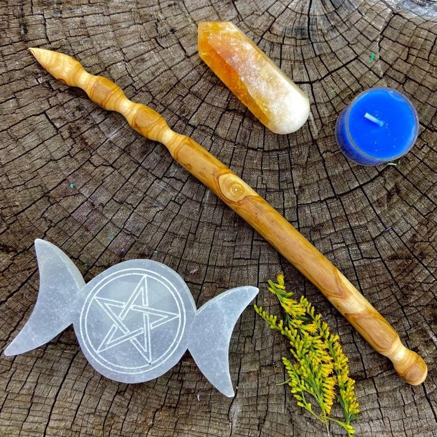 Luna Ignis Ash wand Tyr