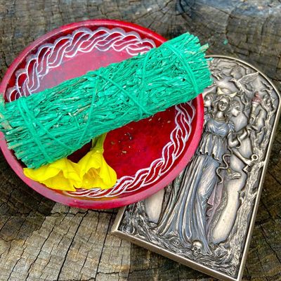 Medium Smudge White Sage  Infused With Patchouli 4 Inches
