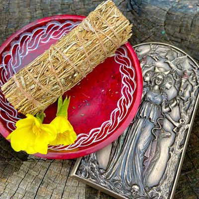 Medium Smudge White Sage  Infused With Sandalwood 4 Inches