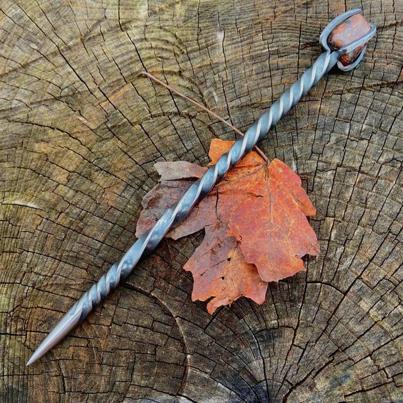 Iron wand with Ruby - Single Twist
