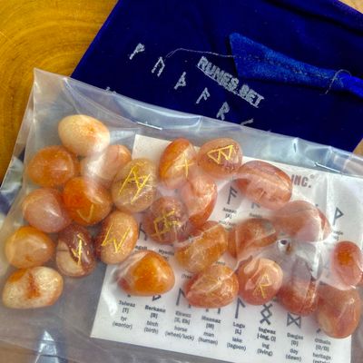 Carnelian Rune Set