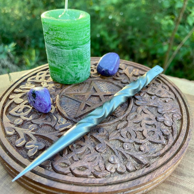 Witch&#39;s Brew Witch&#39;s Purse Votive (Cash in Pocket)