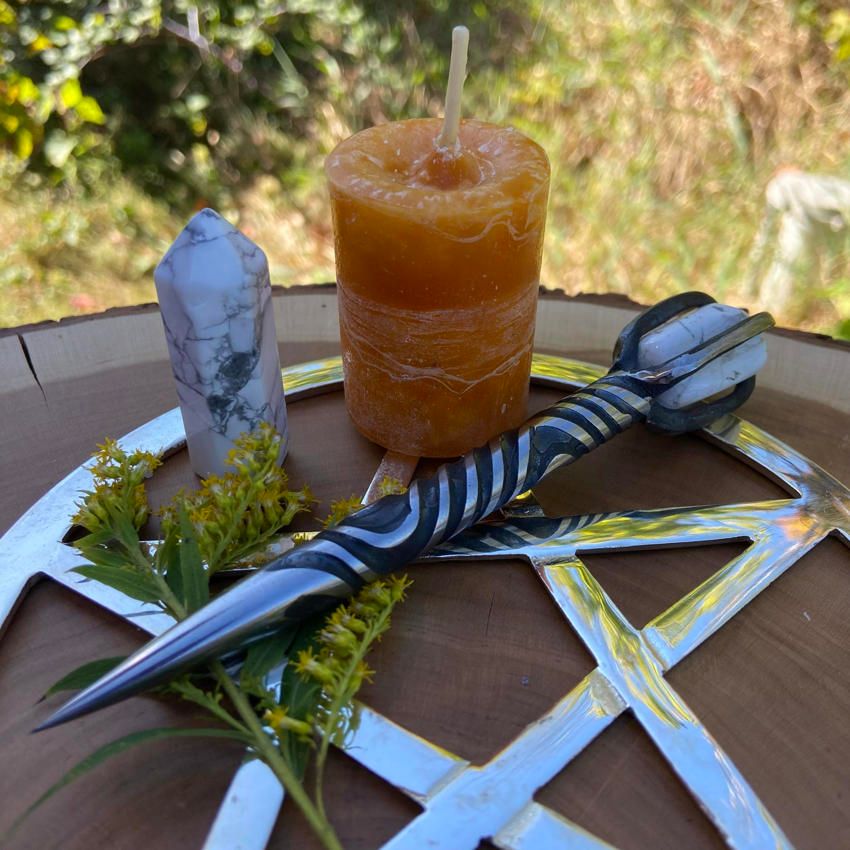 Blessed Herbal Problem Solving Votive (Honey / Honesuckle)