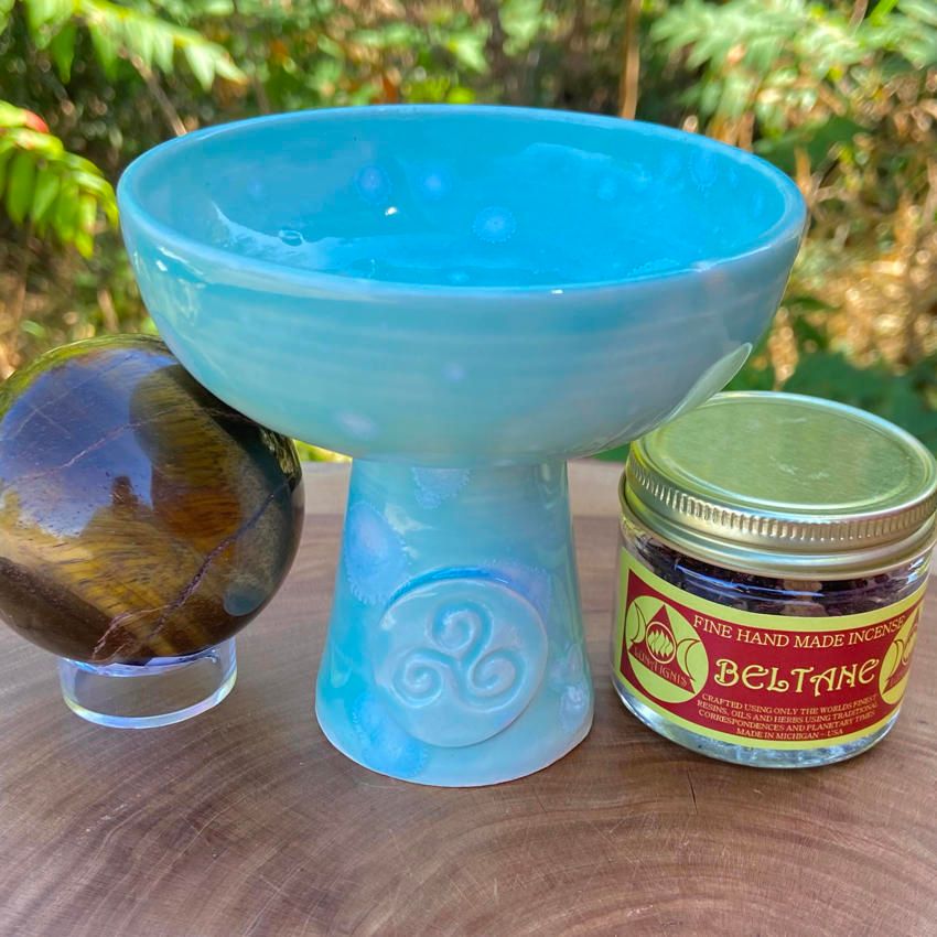 Luna Ignis Ceramic Incense Turquiose and Light Blue Splash with Triskelion