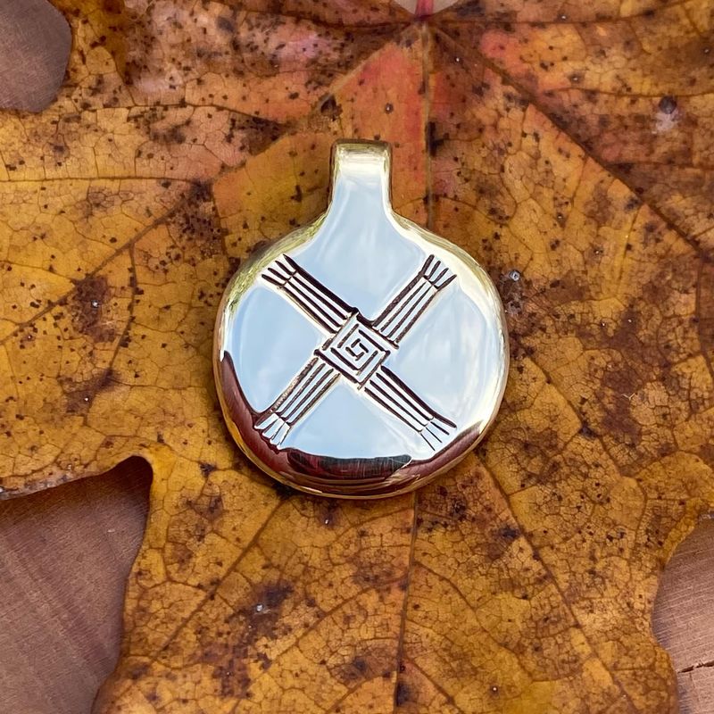 Luna Ignis Hand Crafted Brass Brigid&#39;s Cross Amulet pendant