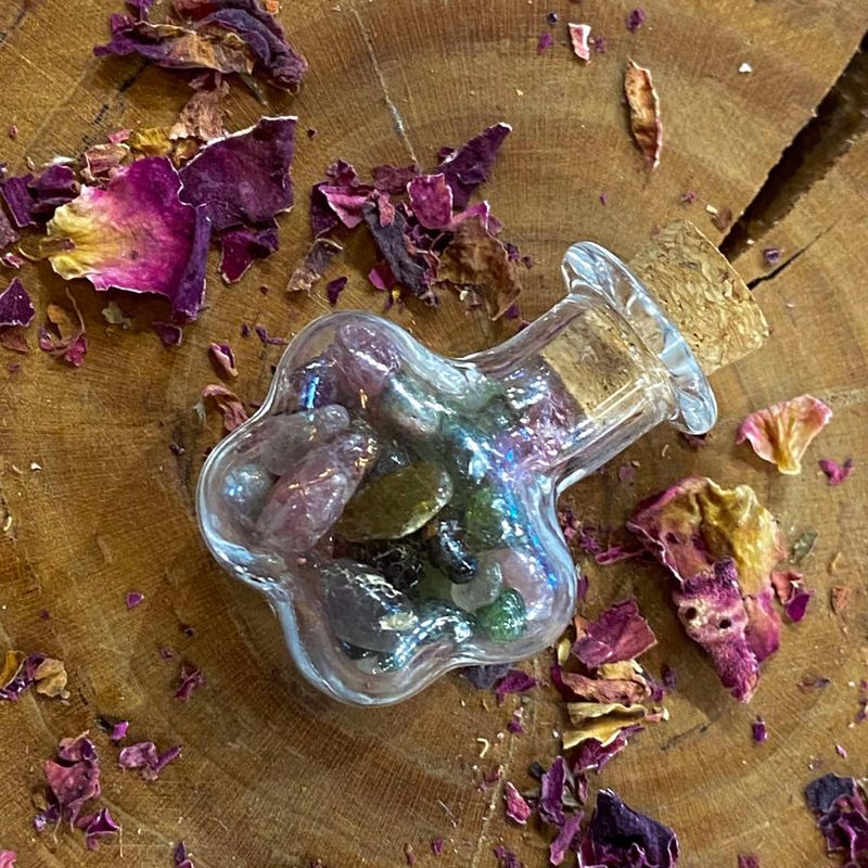 Pentacle Small 1 Inch spell jars for pendants (Crystal Chip Bar)