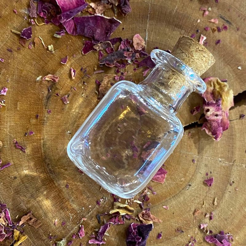 Square Small 1 Inch spell jars for pendants (Crystal Chip Bar)
