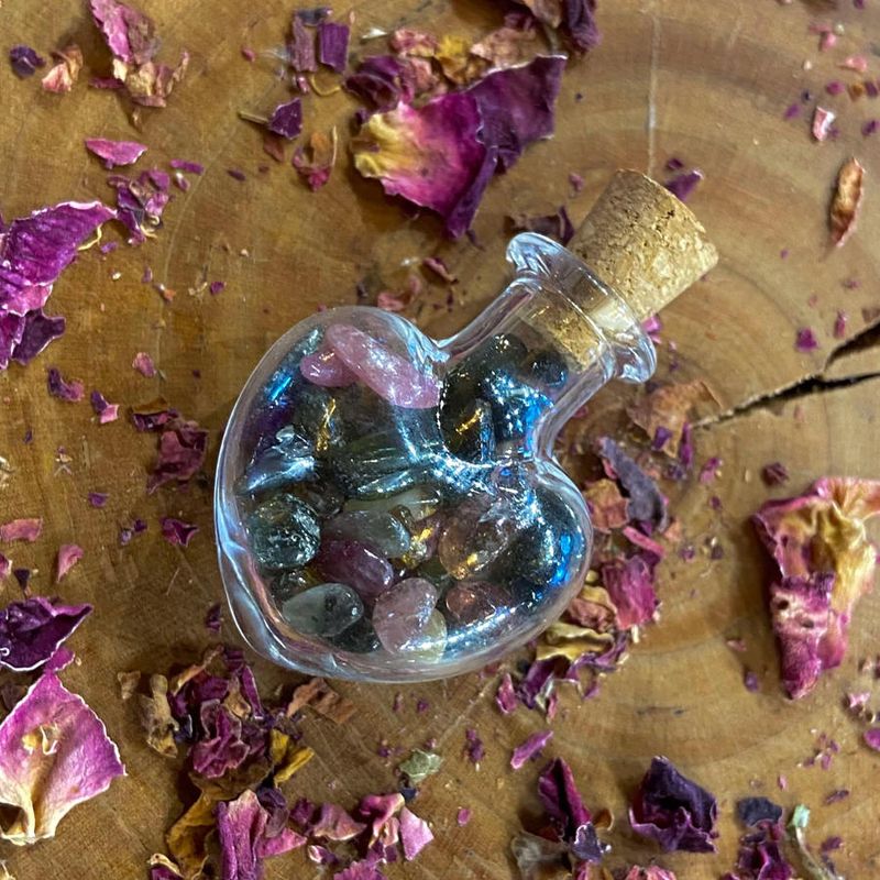Love Heart Small 1 Inch spell jars for pendants (Crystal Chip Bar)