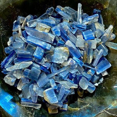 Blue Kyanite Chips 1oz (Crystal Chip Bar)
