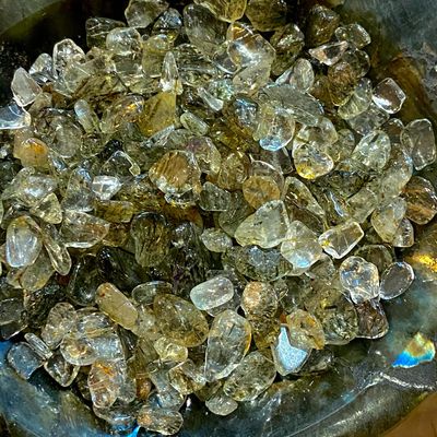 Quartz With Green Tourmaline Chips 1oz (Crystal Chip Bar)