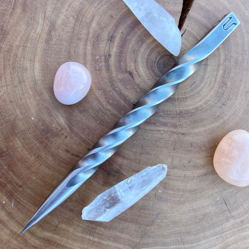 Cunning Craft Iron Burin or Candle Scribe With Single Twist