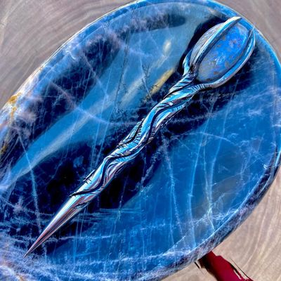 Crystal Burin With Cherry Blossom Agate Rippled Vine Twist
