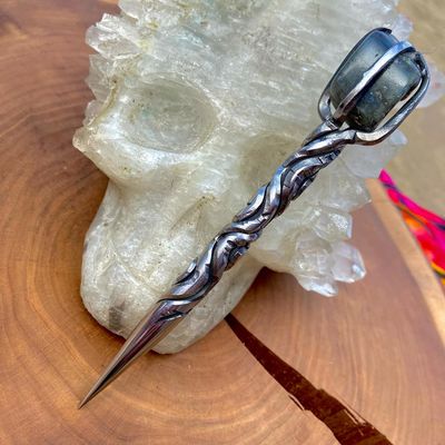 Crystal Burin With Labradorite and Hatched Vine Twist