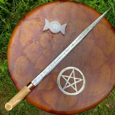 Luna Ignis Witchcraft Hecate Sword With English Graveyard Yew Handle