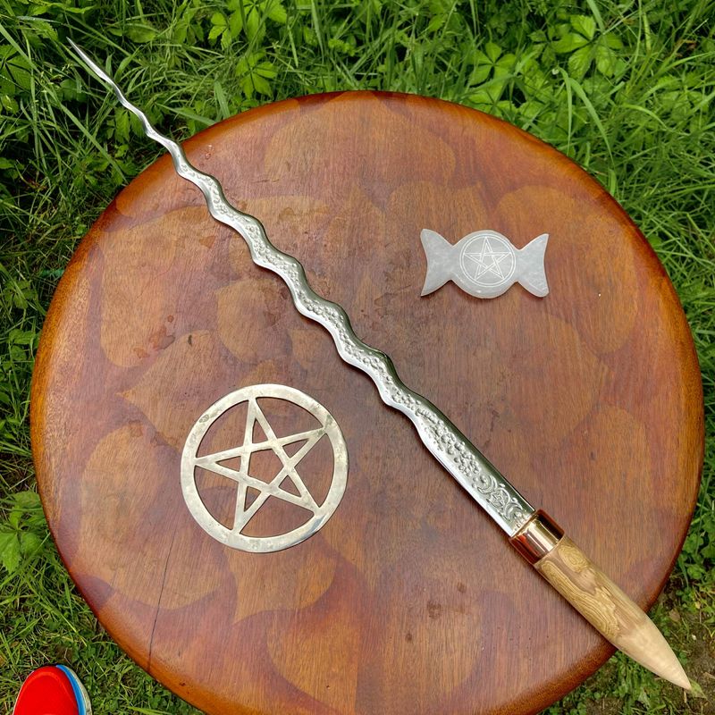 Luna Ignis Witchcraft Sword With Apple Handle Morgana