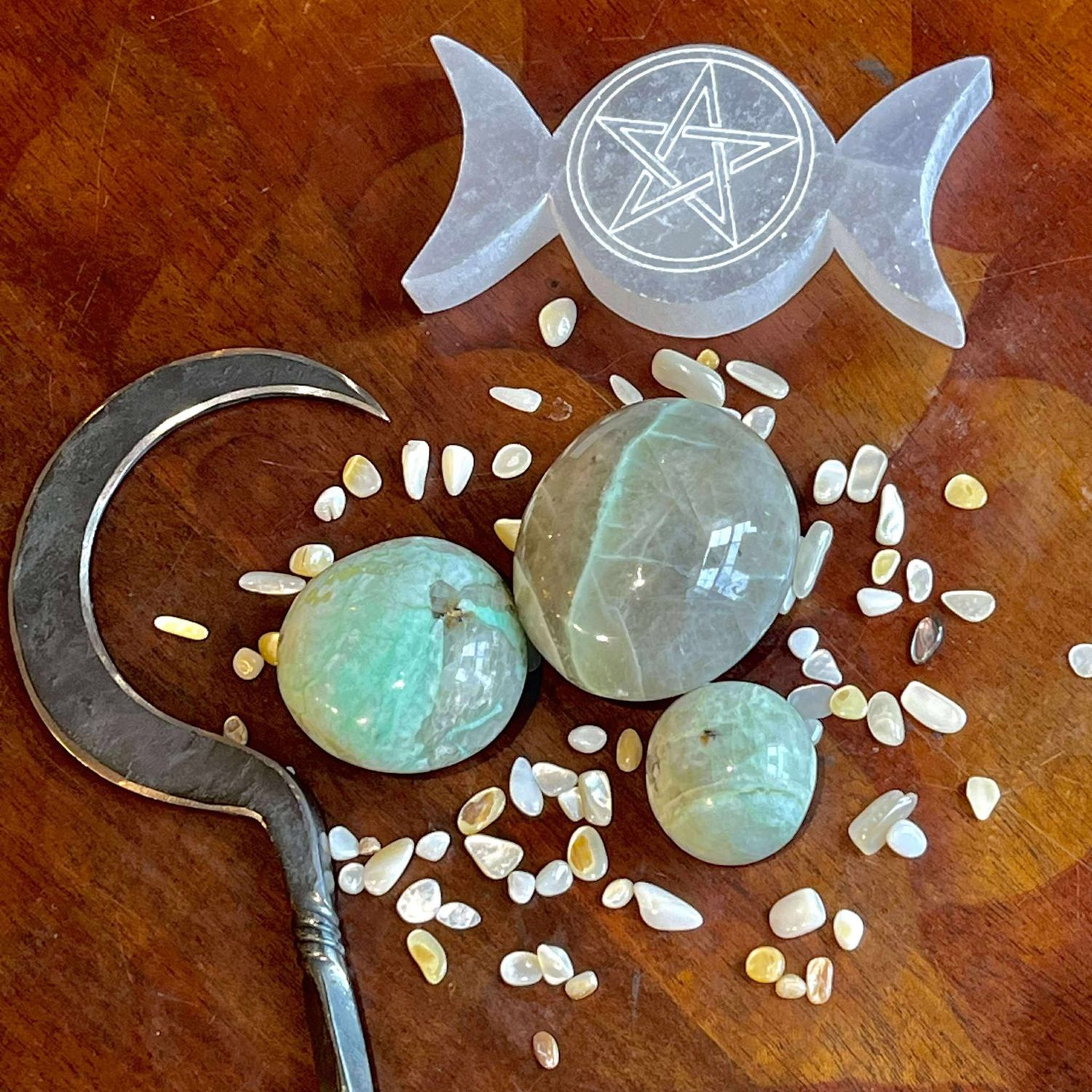 Green Moonstone aka Garnierite Palm Stone