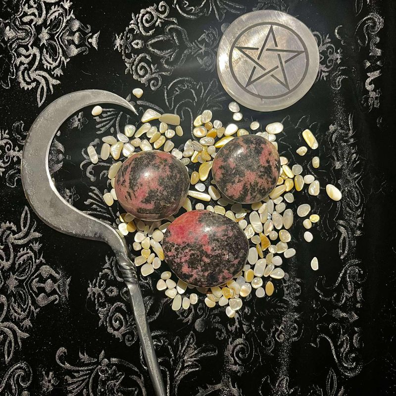Rhodonite Palm Stone
