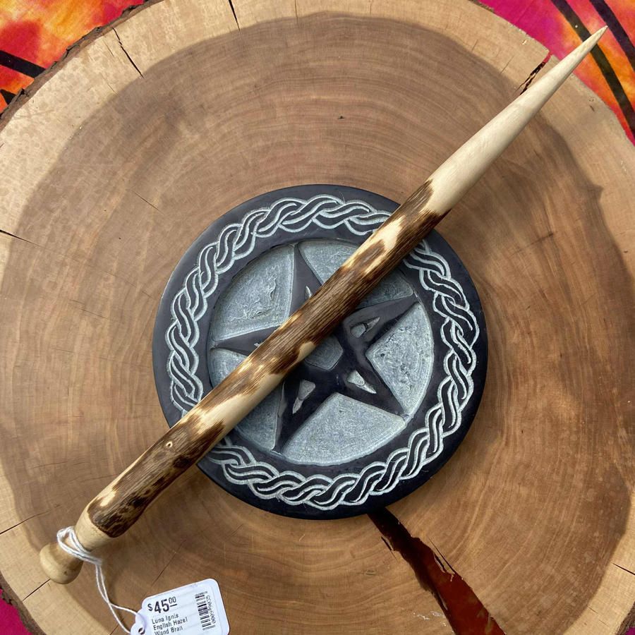 Luna Ignis English Hazel Wand Bran