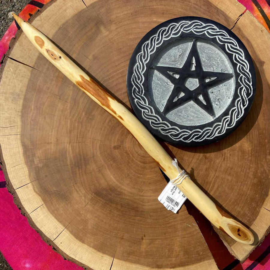 Luna Ignis English Graveyard Yew Wand Merlyn