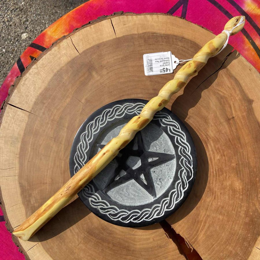 Luna Ignis English Graveyard Yew Wand Serpente