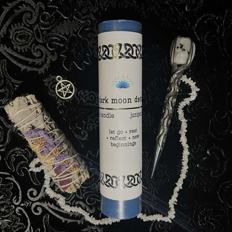 Manifestation Pillar Candle - Dark Moon Detox