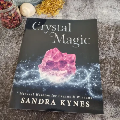 CRYSTAL MAGIC: Mineral Wisdom For Pagans &amp; Wiccans