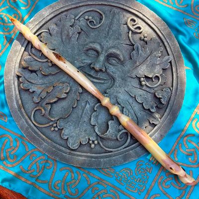 Luna Ignis English Graveyard Yew Wand Necromancer