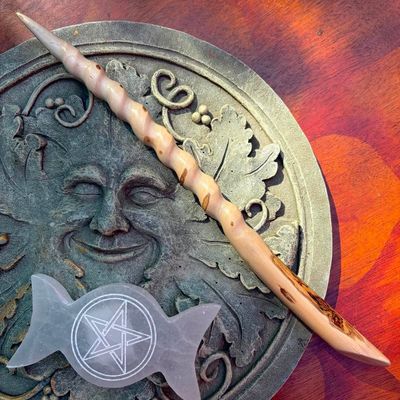 Luna Ignis English Hazel Wand Taliesin