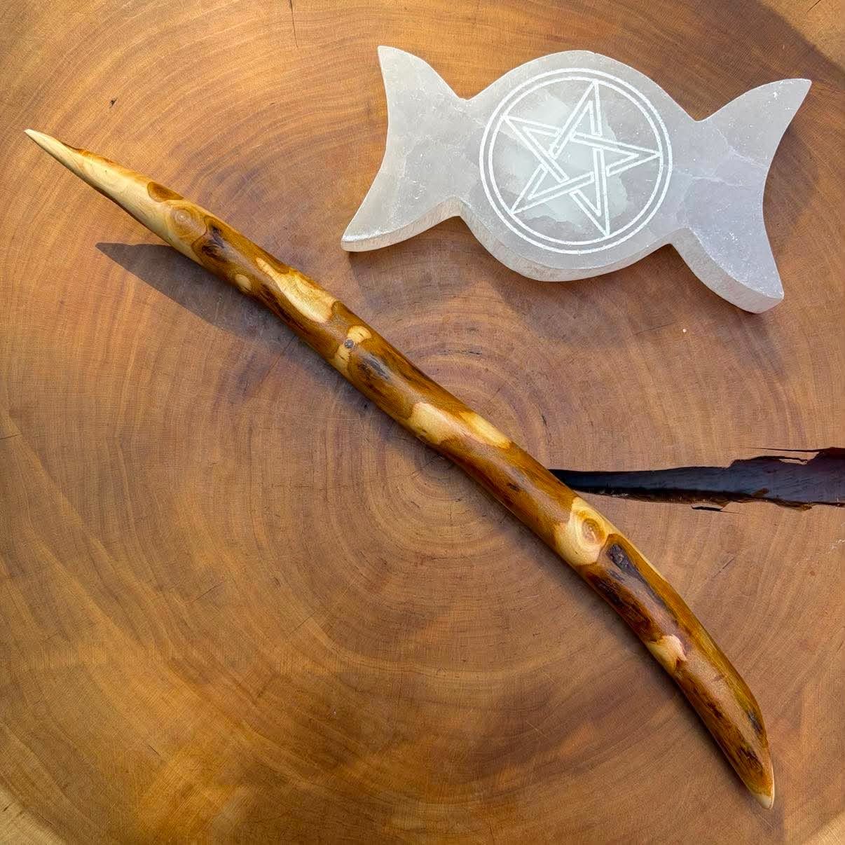 Luna Ignis English Blackthorn wand Morgana