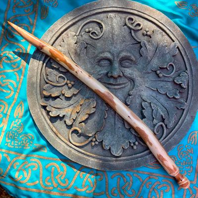 Luna Ignis English Graveyard Yew Wand Serpente