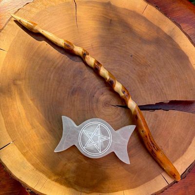 Luna Ignis English Blackthorn wand Viper