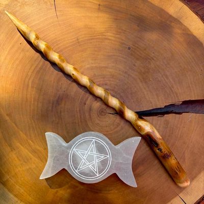 Luna Ignis English Blackthorn wand Morrigan