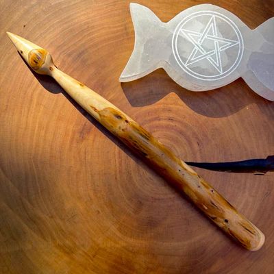 Luna Ignis English Blackthorn wand Fae Queen Luna Ignis English Blackthorn wand Fae Queen