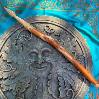 Luna Ignis English Graveyard Yew Wand Nyx