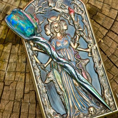 Crystal Burin With azurite Speckled Vine Twist
