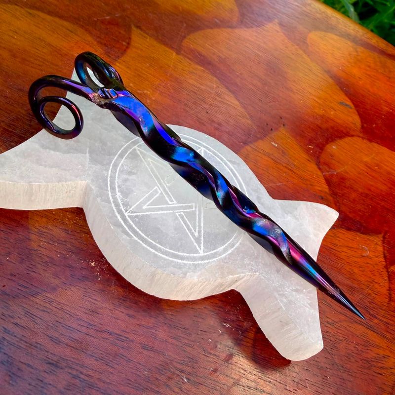Rams Horns Burin or Candle Scribe Vine Twist Iridescent
