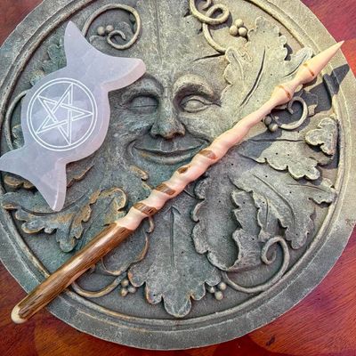 Luna Ignis English Hazel Wand Belenus