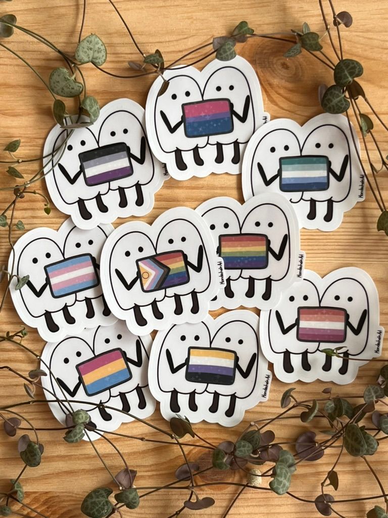 Vinyl Sticker - Geister mit Pride Flagge