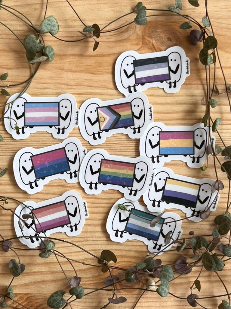 Vinyl Sticker - Geister mit großer Pride Flagge