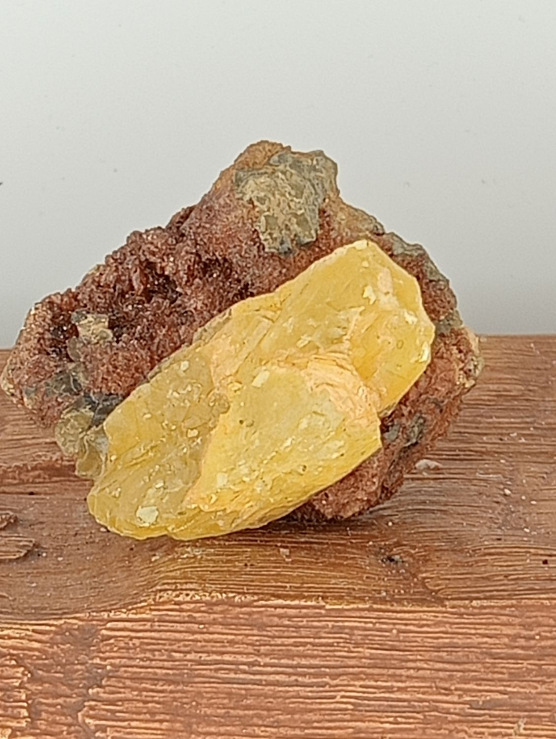 Zwavelkristal op Matrix