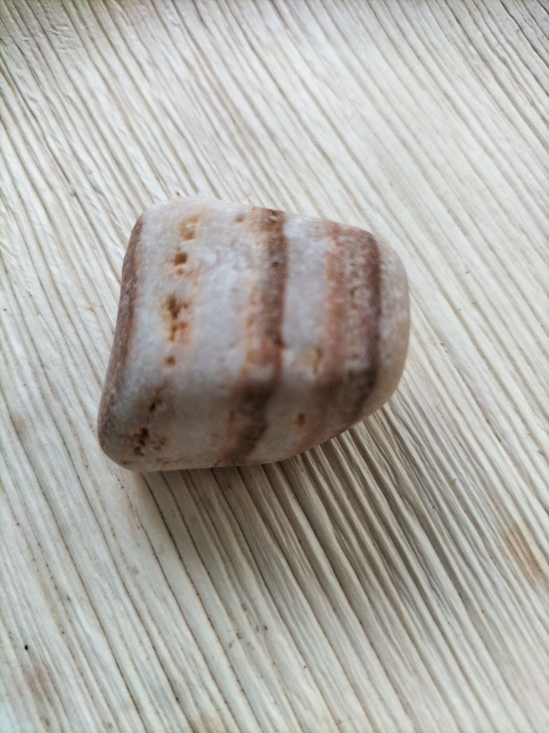 Gebande Calciet Trommelsteen