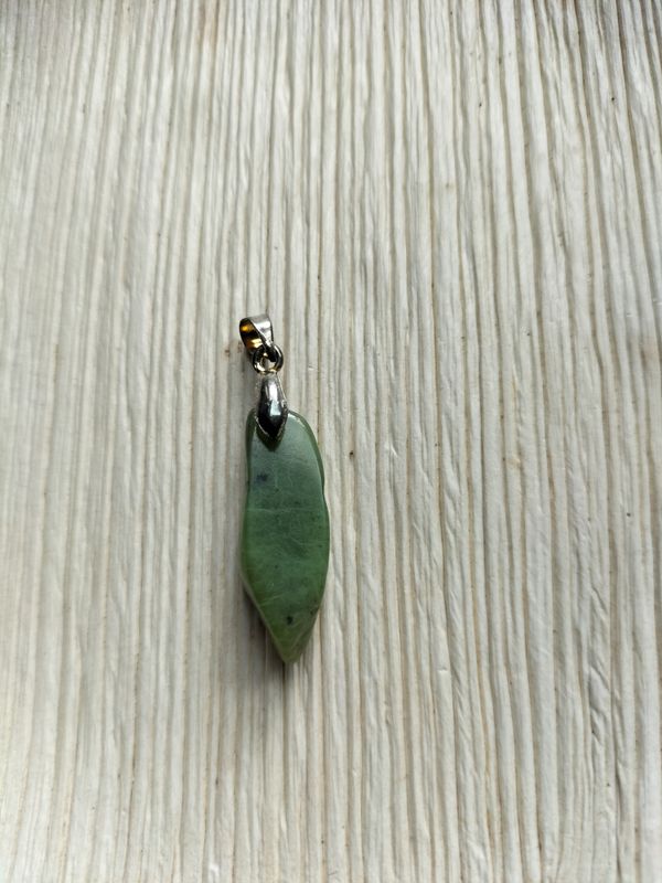Hangertje Jade (Nefriet)