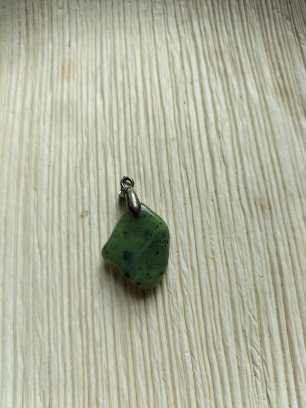 Hangertje Jade (Nefriet)
