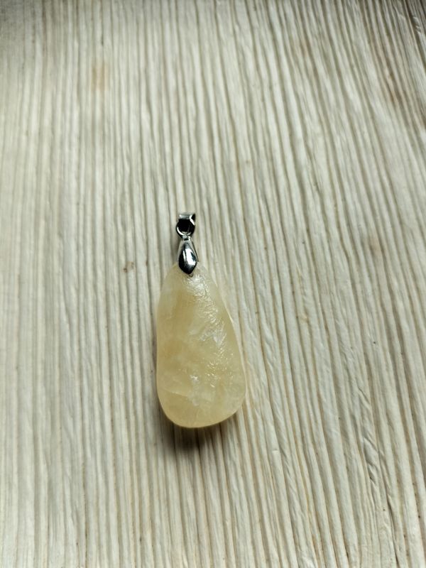 Hangertje Honing Calciet
