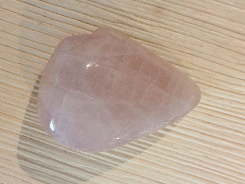 Rozenkwarts Handsteen