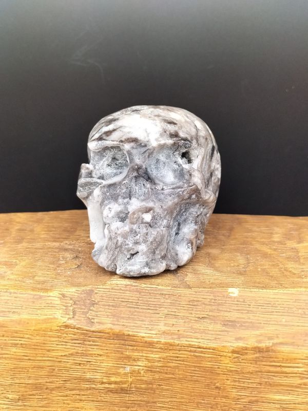 Chalcedoon Skull