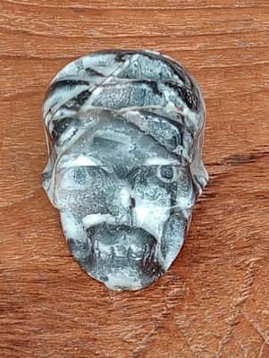 Chalcedoon Skull