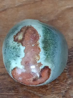 Polychroom Jaspis Handsteen